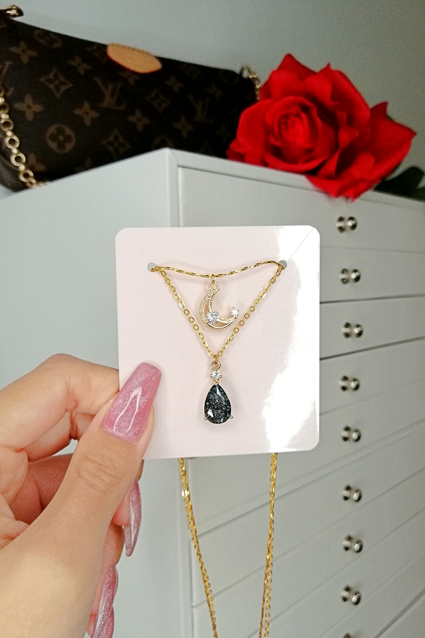 Double Layer Moon Necklace - Because your style should sparkle like the cosmos.