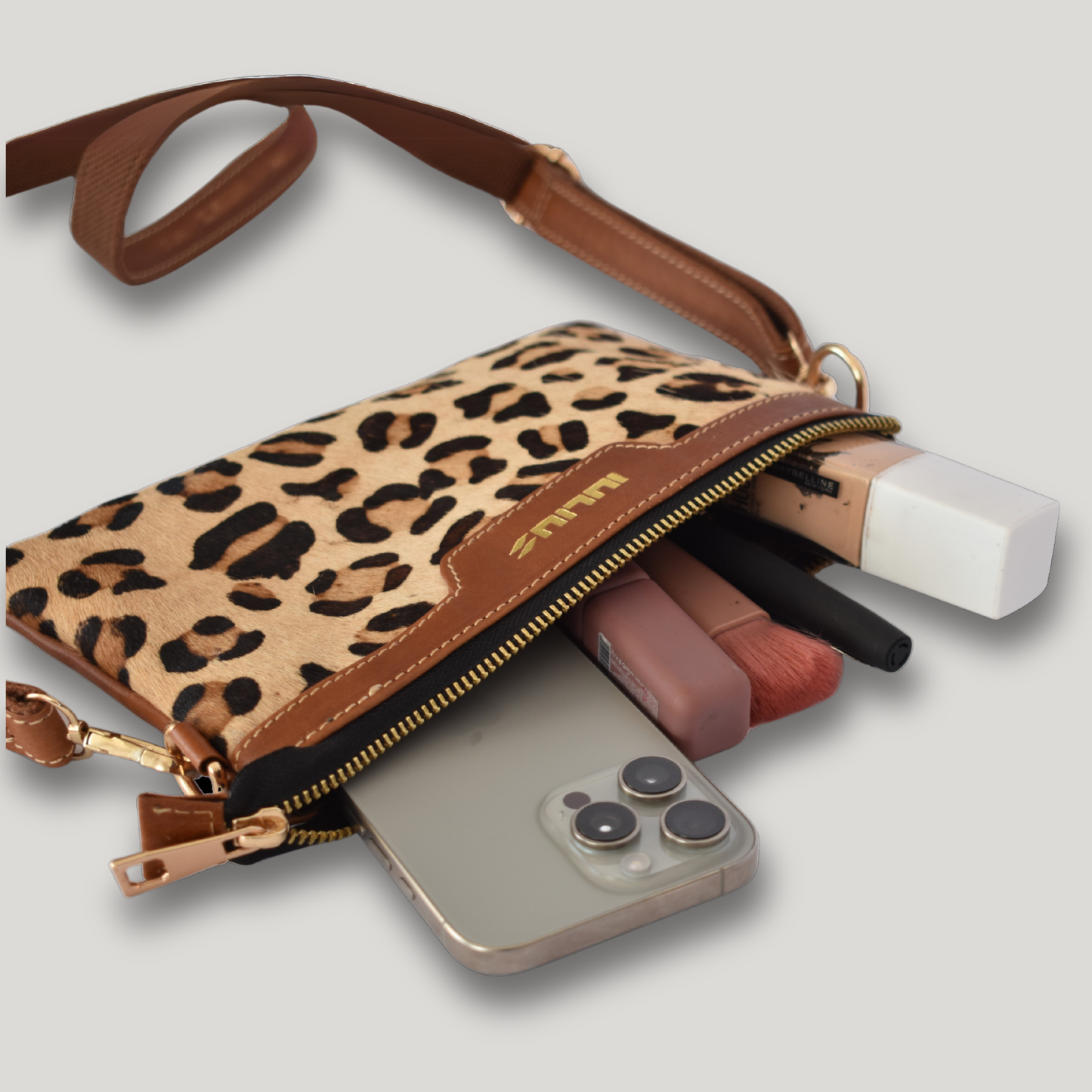 Leopard-Print Leather Purse – Wild Elegance in a Compact Design