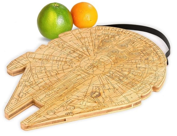 Star Wars BBQ Master Gift Box - Grilling Apron, Chopping Board, Bottle Opener & Lindt Chocolate
