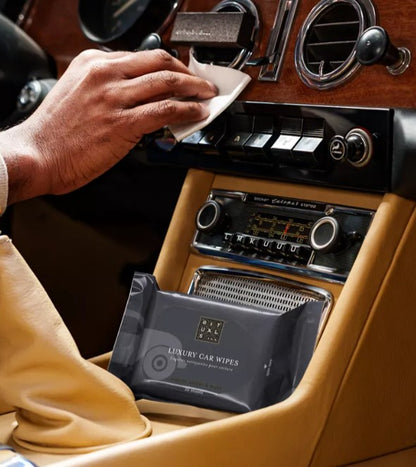 Homme Autoreinigungstücher – Duftrichtung Amber, Moos & Zypresse