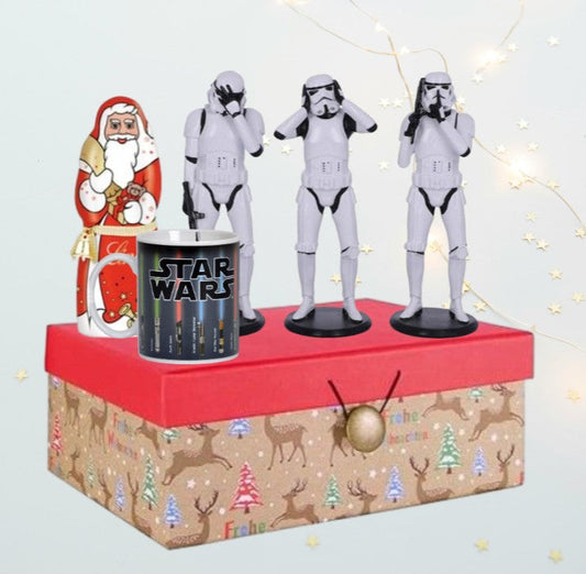 Star Wars Geschenkbox – Lindt Schokolade, Stormtrooper-Sammelfiguren &amp; Lichtschwertbecher