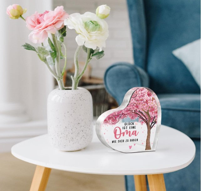 Swarovski-Schwanenhalskette – Geschenk für Oma – mit herzförmiger Acrylverzierung und Walkers Shortbread-Dose