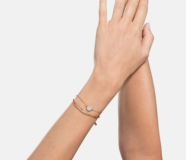 Swarovski Remix Charm-Armband-Weihnachtsgeschenkbox – mit handgefertigten Häkelherzen und Lindt Goldpralinen