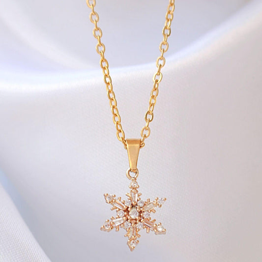 Snowflake Pendant Necklace 24K Gold-Plated with Cubic Zirconia -  Delicate elegance