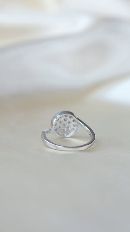 Silberner „Push My Buttons“-Statement-Ring – Weil dezent überbewertet ist