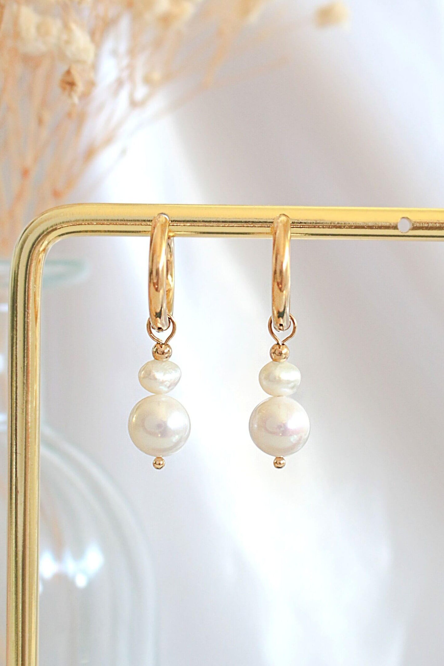 Minimalist Freshwater Pearl Hoop Earrings - Effortless elegance for every day