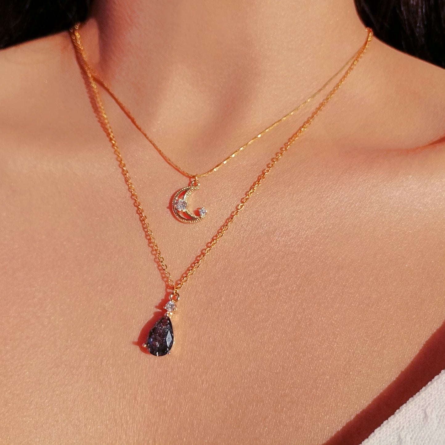 Double Layer Moon Necklace - Because your style should sparkle like the cosmos.
