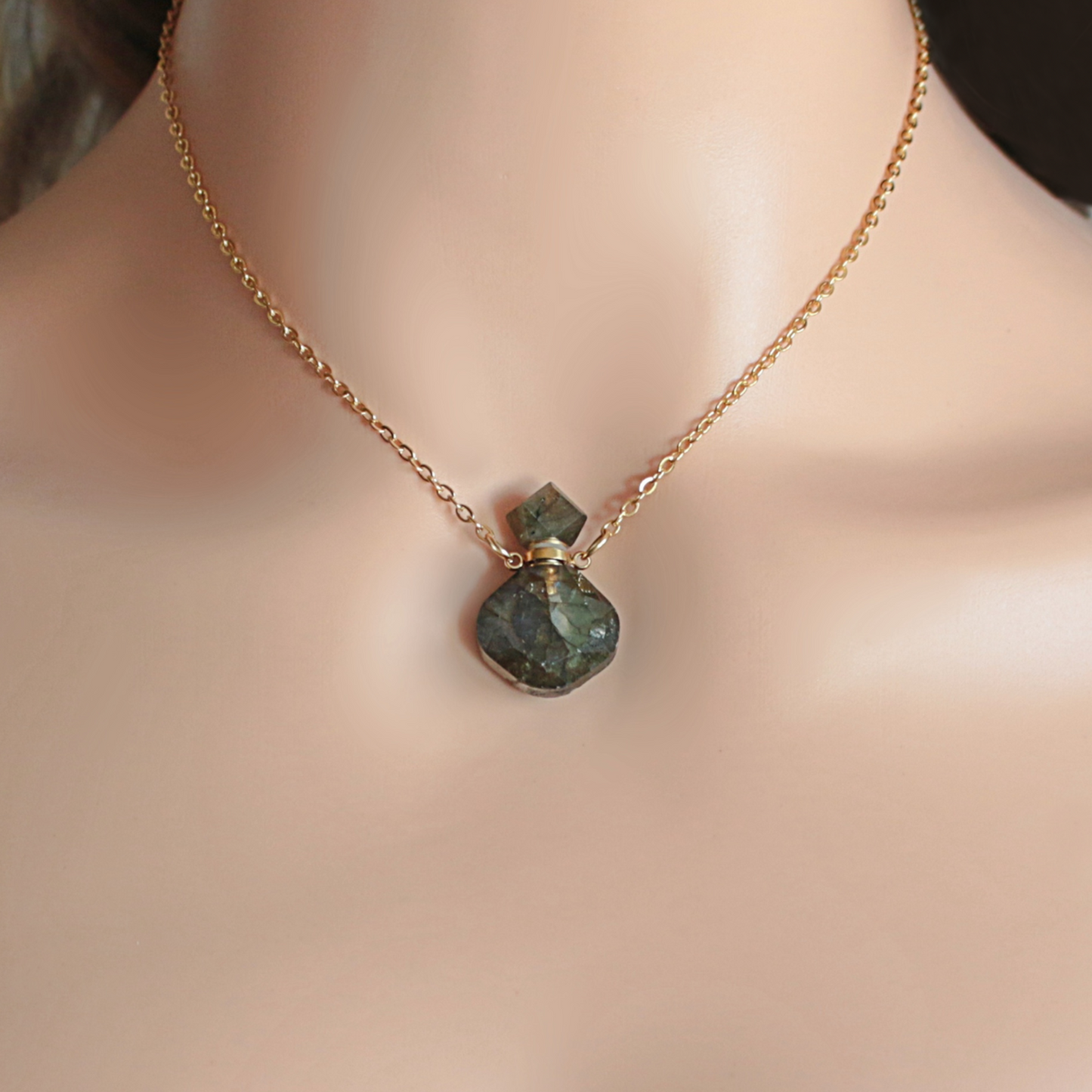 Luxury Natural Crystal Bottle Necklace - Because your favourite scents deserve to travel with you in st