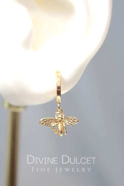 Charming Gold Bee Hoop Earrings 24 Karats - Elegance with Lasting Shine