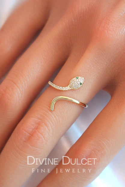 Slytherin Sparkle Adjustable Ring — Elegance Meets House Pride in Every Glimmer